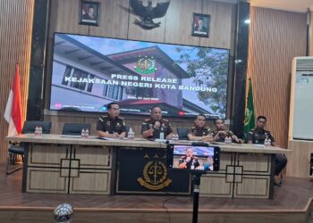 Kasus Wakil Wali Kota Bandung Erwin dan Anggota DPRD Rendiana Awangga Dihentikan Kejaksaan 2 Kasus Wakil Wali Kota Bandung Erwin dan Anggota DPRD Rendiana Awangga Dihentikan Kejaksaan