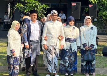 Dikembangi di Tanggal Cantik 6 6 2026 Anak Wawali Tasikmalaya Bongkar Tradisi Pesta Mewah, Undangannya di Pangkas Habis Biar Tak Ada Istilah Tamu VIP 1 Dikembangi di Tanggal Cantik 6 6 2026 Anak Wawali Tasikmalaya Bongkar Tradisi Pesta Mewah, Undangannya di Pangkas Habis Biar Tak Ada Istilah Tamu VIP