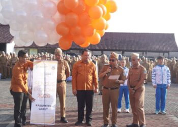 Bupati Garut Lepas 2599 Petugas Sensus Ekonomi 2026, Ingatkan Bahaya Manipulasi Data Demi Bansos 3 Bupati Garut Lepas 2599 Petugas Sensus Ekonomi 2026, Ingatkan Bahaya Manipulasi Data Demi Bansos