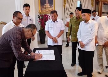 Perkuat Fungsi Parpol, Pemkab Majalengka Salurkan Bantuan Keuangan Ke Partai Politik Pemegang Kursi DPRD 2 Perkuat Fungsi Parpol, Pemkab Majalengka Salurkan Bantuan Keuangan Ke Partai Politik Pemegang Kursi DPRD