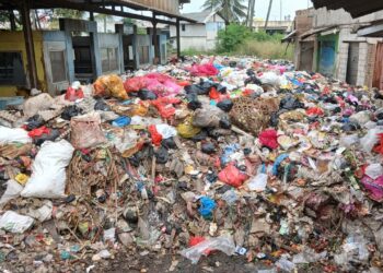 Ketika Pasar Sehat Cileunyi Kembali "Sakit", Ratusan Ton Sampah Dibiarkan Menggunung 6 Ketika Pasar Sehat Cileunyi Kembali “Sakit”, Ratusan Ton Sampah Dibiarkan Menggunung