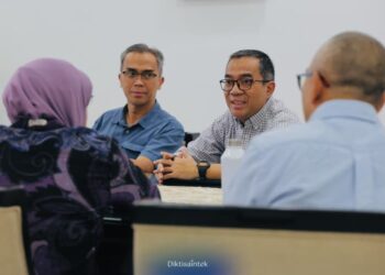 Kemdiktisaintek dan BPS Perkuat Integrasi Data untuk Akses Pendidikan Tinggi yang Tepat Sasaran 2 Kemdiktisaintek dan BPS Perkuat Integrasi Data untuk Akses Pendidikan Tinggi yang Tepat Sasaran