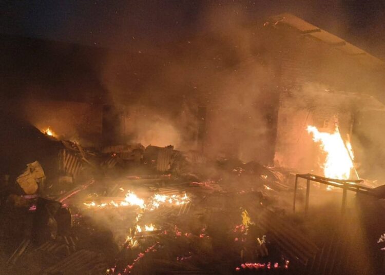 Kandang Terbakar Jelang Subuh, 7.000 Puyuh dan 2.000 Ayam Hangus Jadi Abu 1 Kandang Terbakar Jelang Subuh, 7.000 Puyuh dan 2.000 Ayam Hangus Jadi Abu
