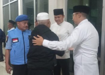 400 Jamaah Haji Tasikmalaya Pulang Kampung Disambut Walikota dan Kapolresta, Tangis Haru Pecah di Gedung Dakwah Islamiah 2 400 Jamaah Haji Tasikmalaya Pulang Kampung Disambut Walikota dan Kapolresta, Tangis Haru Pecah di Gedung Dakwah Islamiah