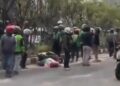 Melintas dan Terjerembab ke Jalan Berlubang di Pasteur, Pengemudi Ojol Tewas 17 Melintas dan Terjerembab ke Jalan Berlubang di Pasteur, Pengemudi Ojol Tewas