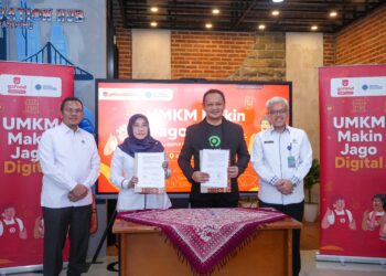 Kemnaker Bersama Gojek Perkuat Literasi Digital TKM Sektor TIH di Bandung