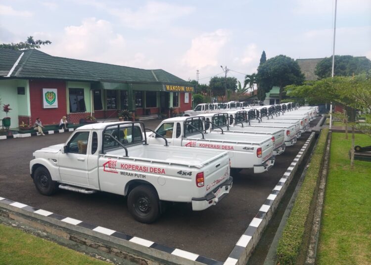 Kodim Kuningan Salurkan 30 Mobil Pick Up Operasional KDMP 1 Kodim Kuningan Salurkan 30 Mobil Pick Up Operasional KDMP