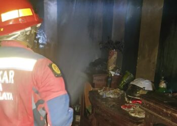 Korek Api Gasolin Bocor dan Meledak, Kamar Tidur Milik Eman Terbakar