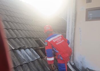 Kosleting Listrik, Rumah Susi di Padasuka Berhasil Dipadamkan Tim Damkar