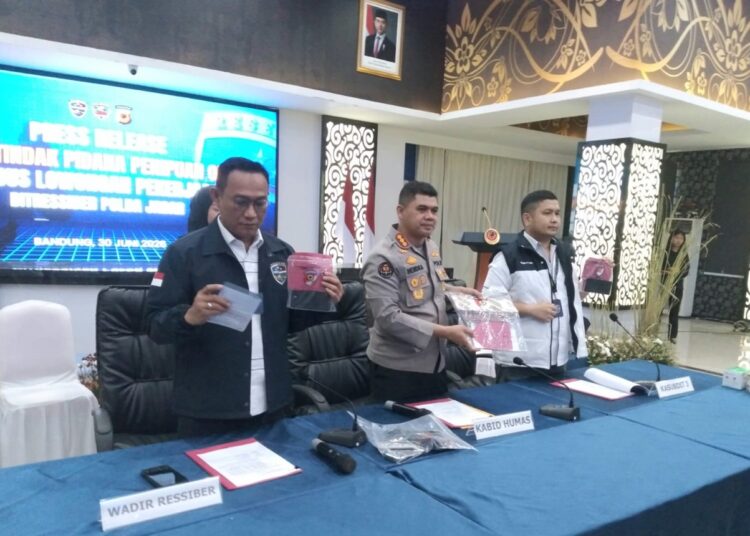 Tipu Tenaga Kerja Via Online dengan  Iming-iming Gaji Besar, Polisi Amankan 4 Pelaku