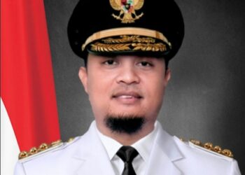 Gubernur Sulsel Andi Sudirman Tegaskan Sikap Netral, Tidak Akan Ikut Campur Urusan Internal Kadin 2 Gubernur Sulsel Andi Sudirman Tegaskan Sikap Netral, Tidak Akan Ikut Campur Urusan Internal Kadin