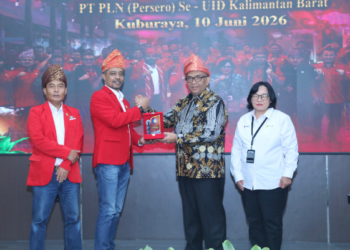 Wamenaker Tekankan Pentingnya Kemitraan Serikat Pekerja dan Manajemen PLN 2 Wamenaker Tekankan Pentingnya Kemitraan Serikat Pekerja dan Manajemen PLN