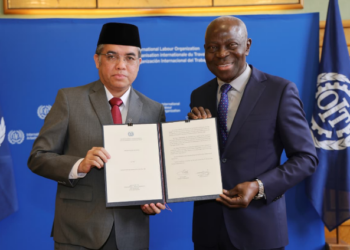 Menaker Yassierli Tegaskan Komitmen Lindungi Nelayan dan Awak Kapal Perikanan 2 Menaker Yassierli Tegaskan Komitmen Lindungi Nelayan dan Awak Kapal Perikanan
