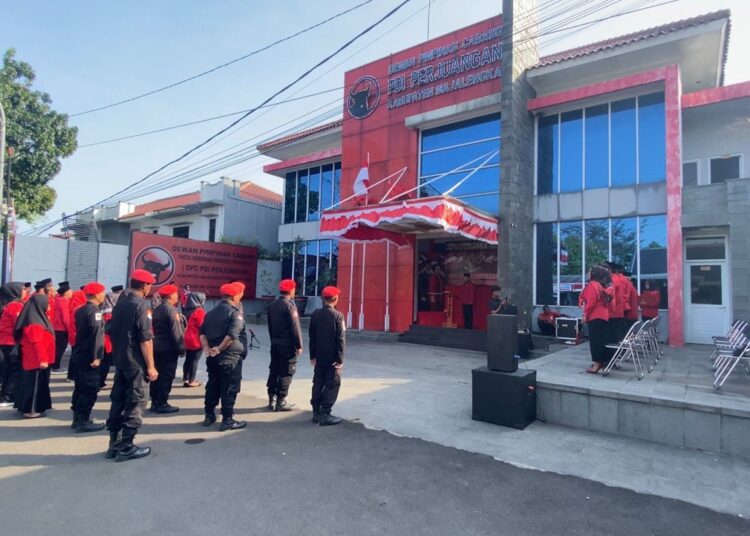 Peringati Hari Lahir Pancasila, PDIP Majalengka Tegaskan Siap Kawal Kebijakan Pro Rakyat dan Kritisi yang Melenceng 1 Peringati Hari Lahir Pancasila, PDIP Majalengka Tegaskan Siap Kawal Kebijakan Pro Rakyat dan Kritisi yang Melenceng