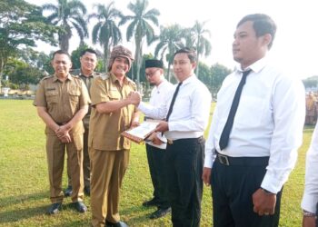 Wakil Walikota Tasikmalaya  Berikan Reward Kepada Intel Satpol PP Kota Tasikmalaya, Apresiasi Kerja di Lapangan