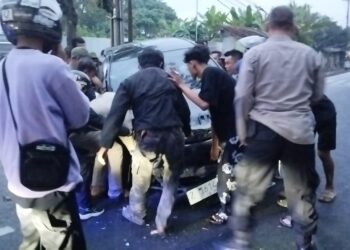 Avanza Hilang Kendali Tabrak Pohon di Gunungkalong, 5 Penumpang Rombongan Bandung-Pangandaran Luka-Luka 1 Avanza Hilang Kendali Tabrak Pohon di Gunungkalong, 5 Penumpang Rombongan Bandung-Pangandaran Luka-Luka
