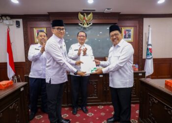 BAZNAS RI Serahkan SK UPZ Kemendes PDT, Optimalkan ZIS Nasional 5 BAZNAS RI Serahkan SK UPZ Kemendes PDT, Optimalkan ZIS Nasional