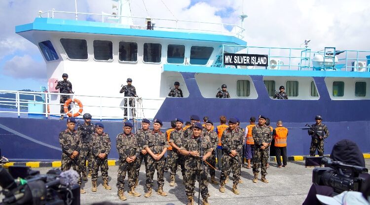 KKP Tangkap Kapal Asing Pengangkut 1,2 Ton Ikan Napoleon Ilegal 1 KKP Tangkap Kapal Asing Pengangkut 1,2 Ton Ikan Napoleon Ilegal